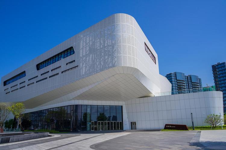 氟碳铝单板涂层厚度标准是多少