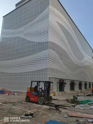 雕花铝单板外墙颜色怎么搭 2026流行色趋势来了