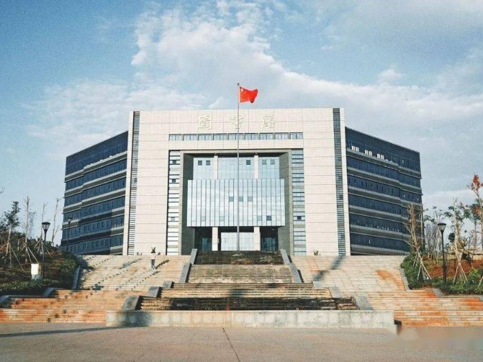 玉林师范学院氟碳铝单板项目
