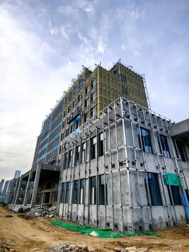 木纹氟碳铝单板_氟碳铝单板和普通铝单板_氟碳铝单板定制