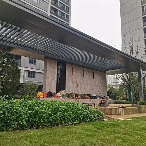 外墙装饰冲孔铝板_冲孔铝单板外墙_外墙铝冲孔单板安装视频