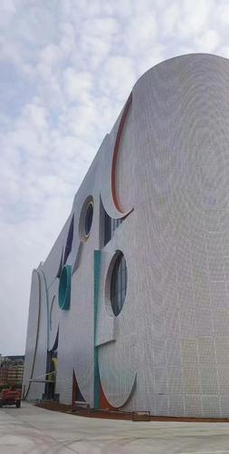 做氟碳铝单板厂家_氟碳铝单板技术参数_氟碳铝单板厂家