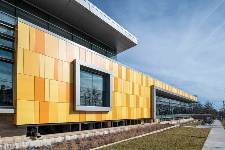 冲孔铝单板采购必看 三大趋势决定幕墙质量